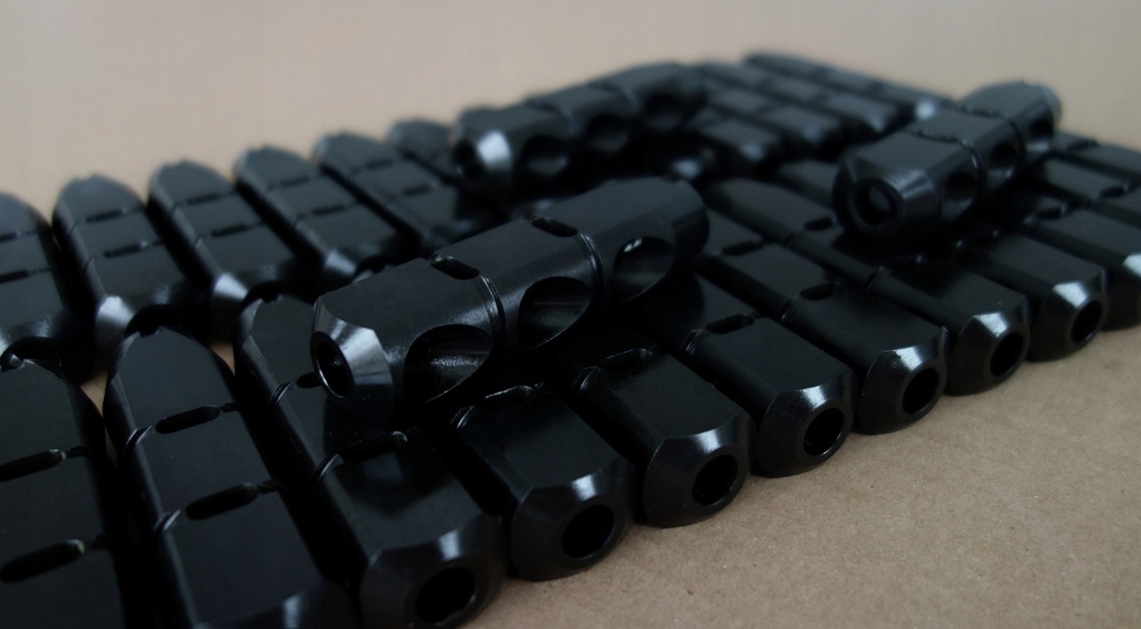 Kompensatory podrzutu i odrzutu do AR15 i GROTA: wykonanie cnc