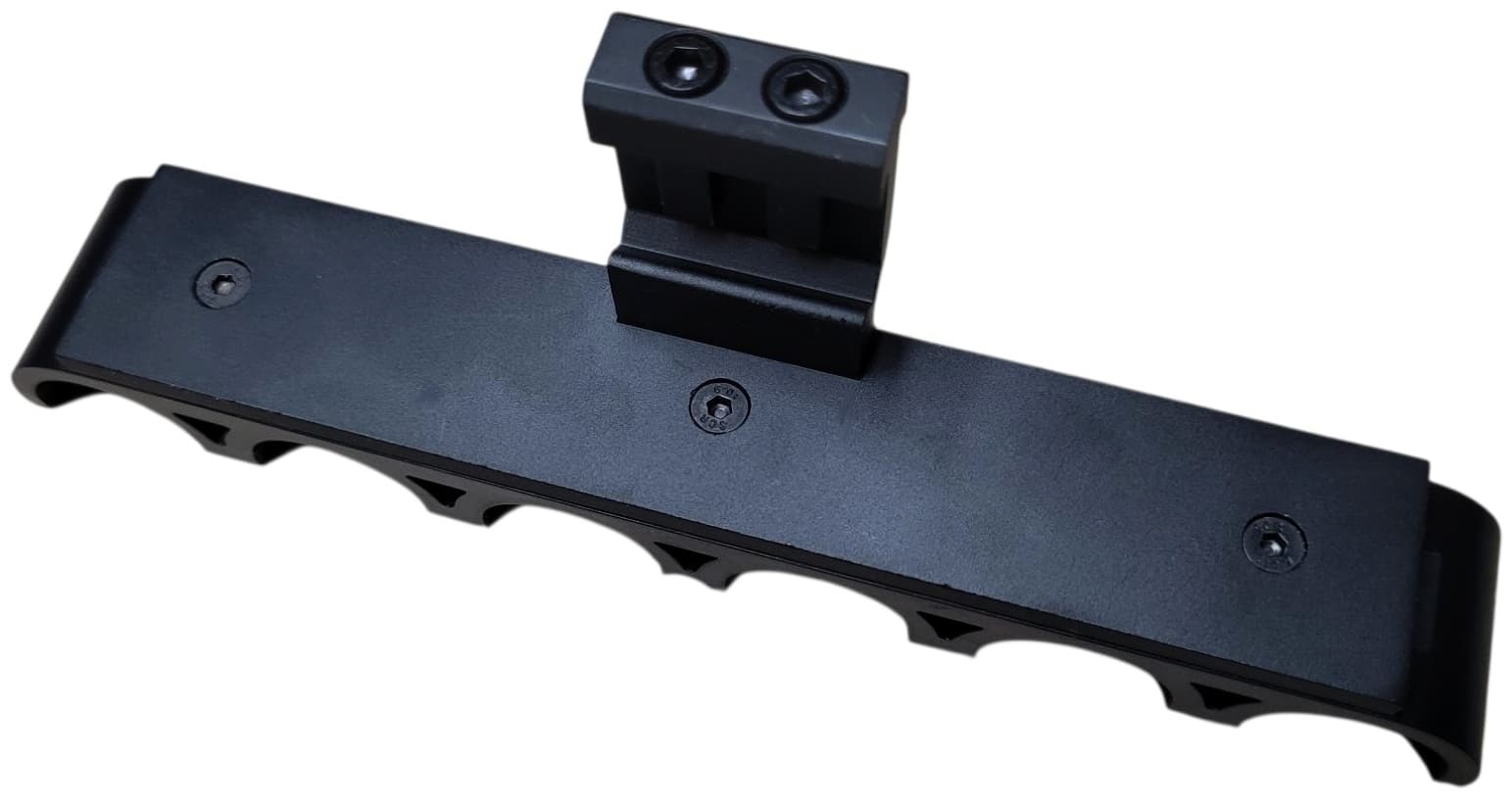 montaż picatinny na amunicje 12ga: maverick, benelli aluminium lotnicze Ładownica na amunicje 12ga do maverick, benelli - widok na szynę picatinny