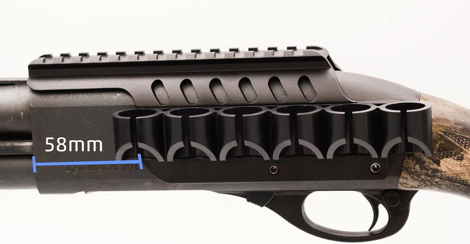 ładownica na amunicję 12GA remington 870/ 1100 sposób montażu picatinny Ładownica na amunicję 12GA z szyną Picatinny zamontowana na strzelbie Remington