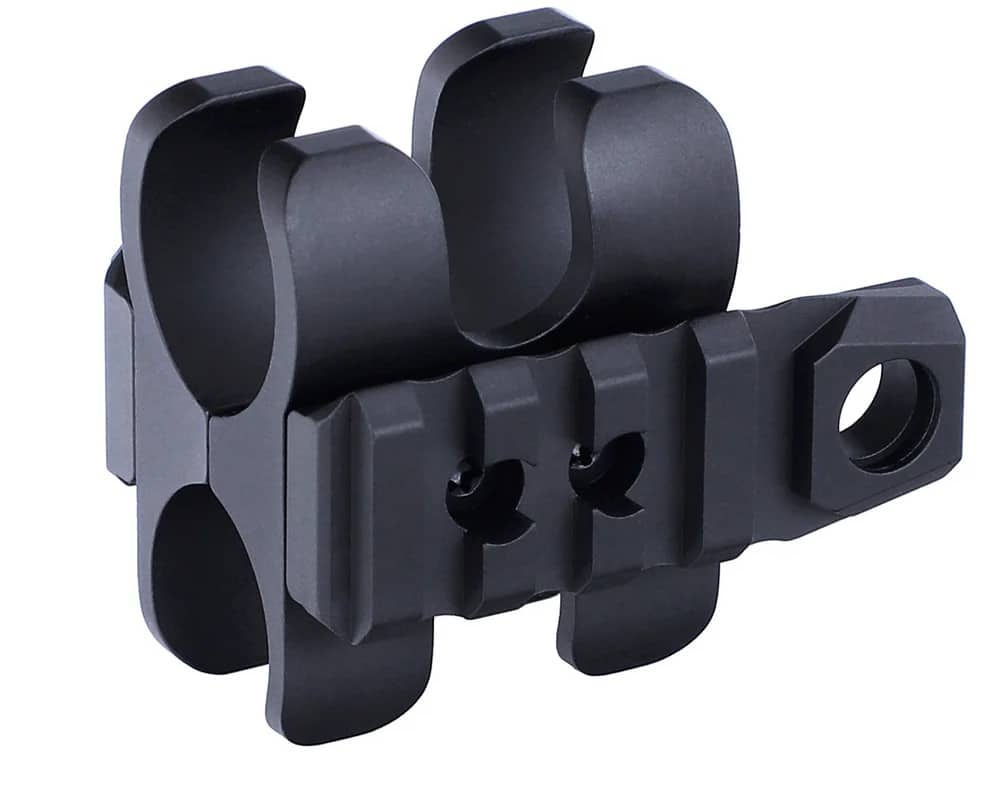 Montaż Barrel Clamp do strzelb 12GA - widok na szynę i gniazdo wciśnij kropka