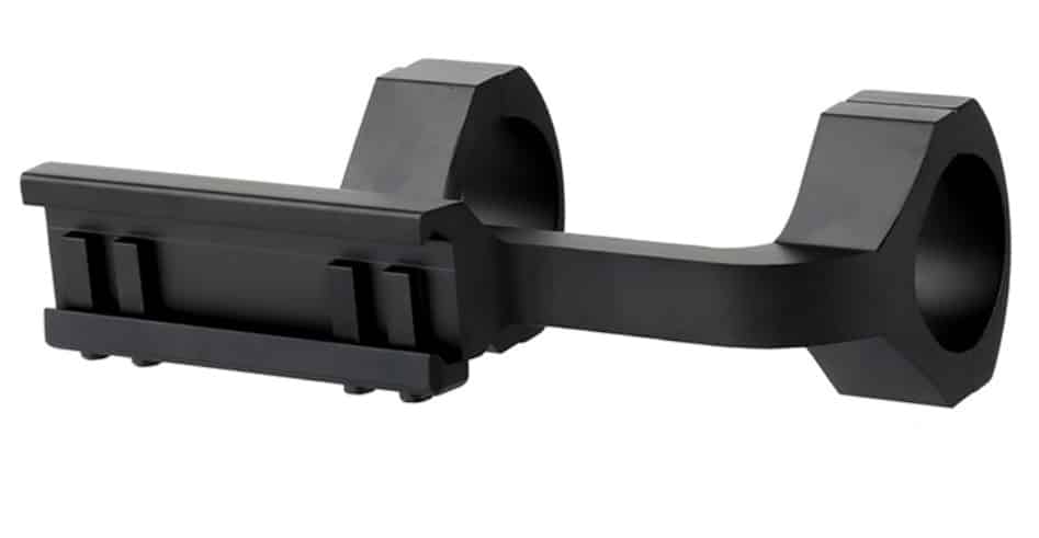 Montaż lunety 30mm - widok na szynę picatinny i kołki stopujące