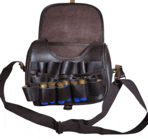 torba myśliwska na polowanie - widok otwartej kieszeni na amunicję do strzelby