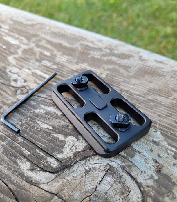 Adapter ARCA Swiss M-LOK 60 mm od spodu – mocowanie z dwiema nakrętkami M-LOK i kluczem imbusowym