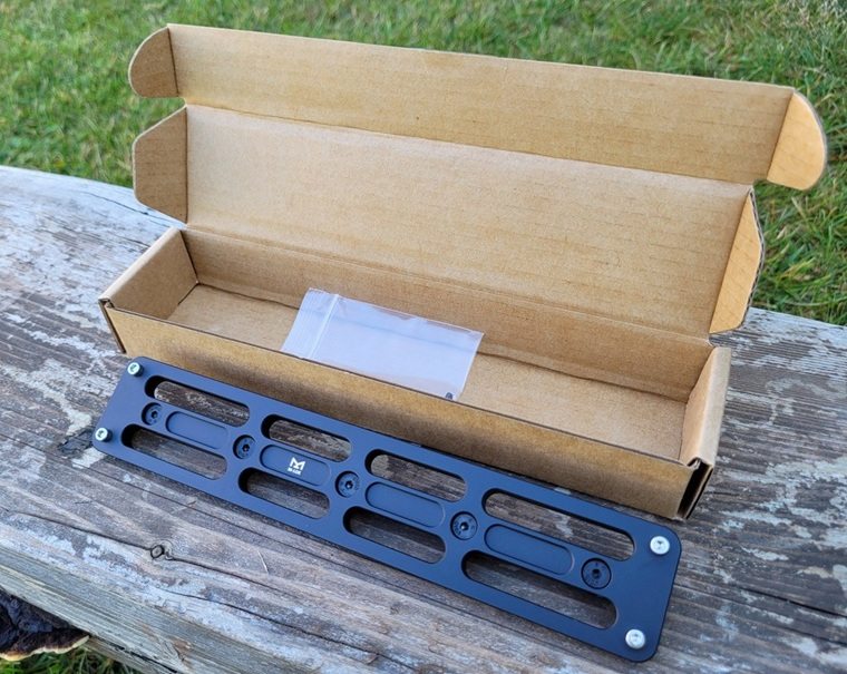 Szyna ARCA Swiss M-LOK 200 mm – czarny aluminiowy adapter montażowy z opakowaniem i akcesoriami