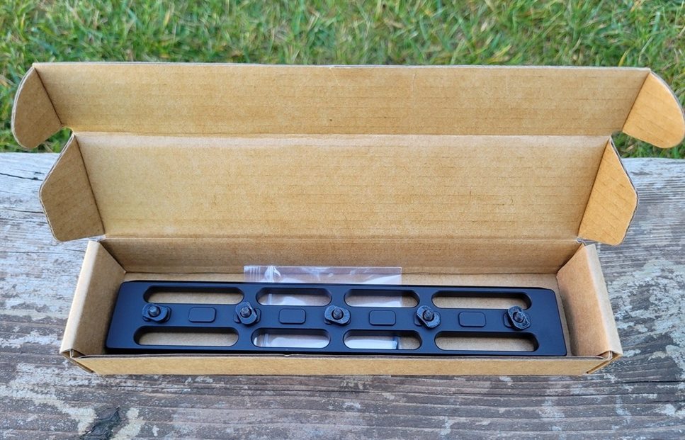 Szyna ARCA Swiss M-LOK 200 mm – czarny aluminiowy adapter montażowy z opakowaniem i akcesoriami